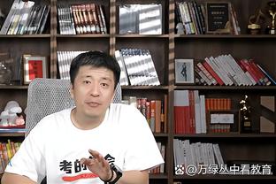 护阿森纳还是阴阳怪气？内维尔：这球不犯规，守门员不够强壮